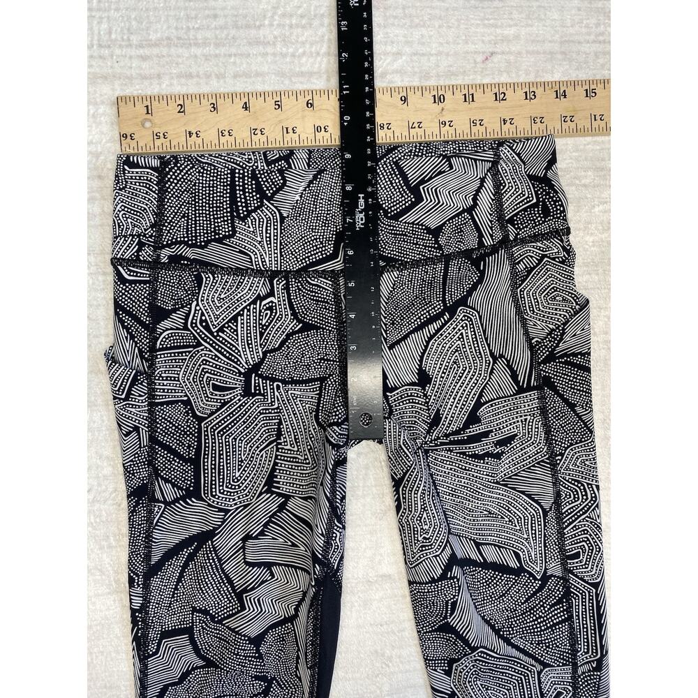 Lululemon Leggings Womens Size 6 Crop Dottie Tribe White Black Activewear Pants - Picture 10 of 12